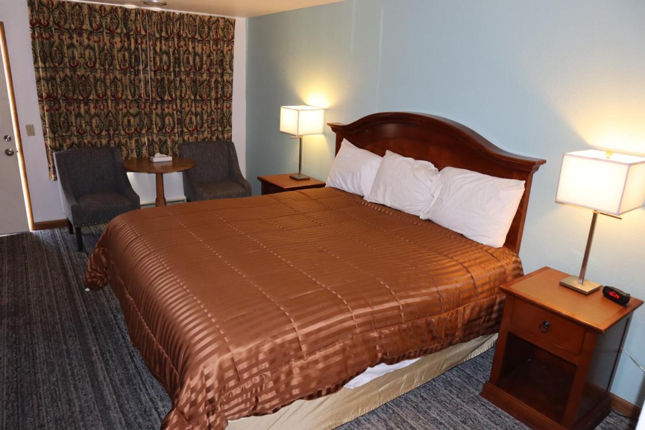 Silver Sands Motel Флорънс Екстериор снимка