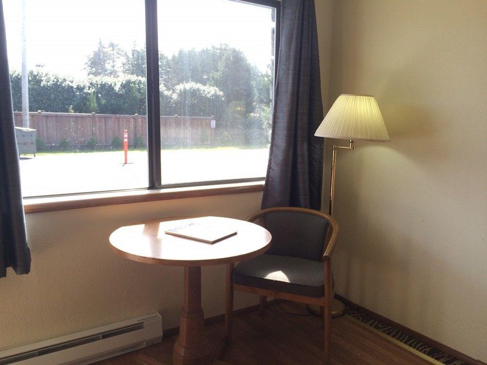 Silver Sands Motel Флорънс Екстериор снимка