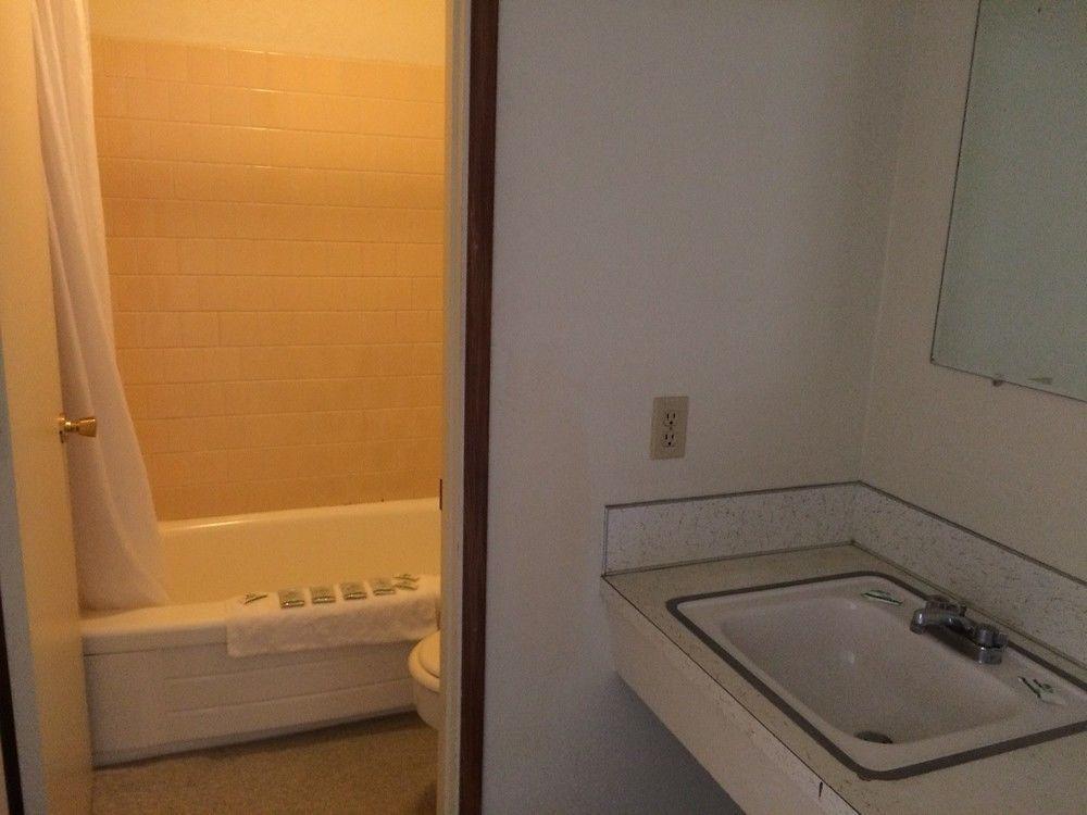 Silver Sands Motel Флорънс Екстериор снимка
