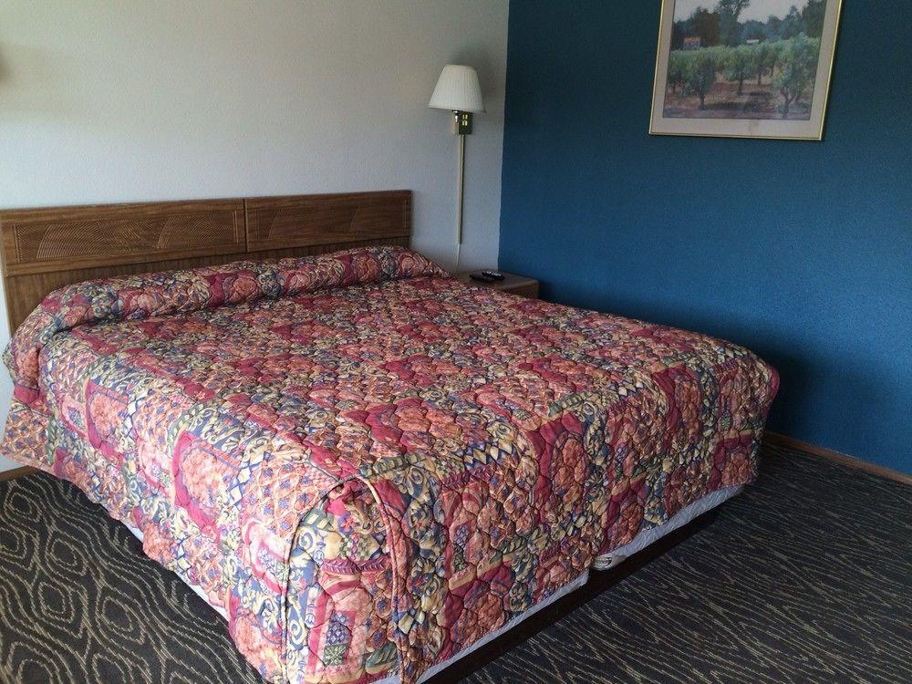 Silver Sands Motel Флорънс Екстериор снимка