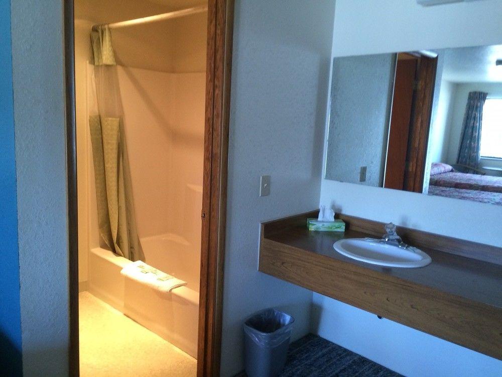 Silver Sands Motel Флорънс Екстериор снимка