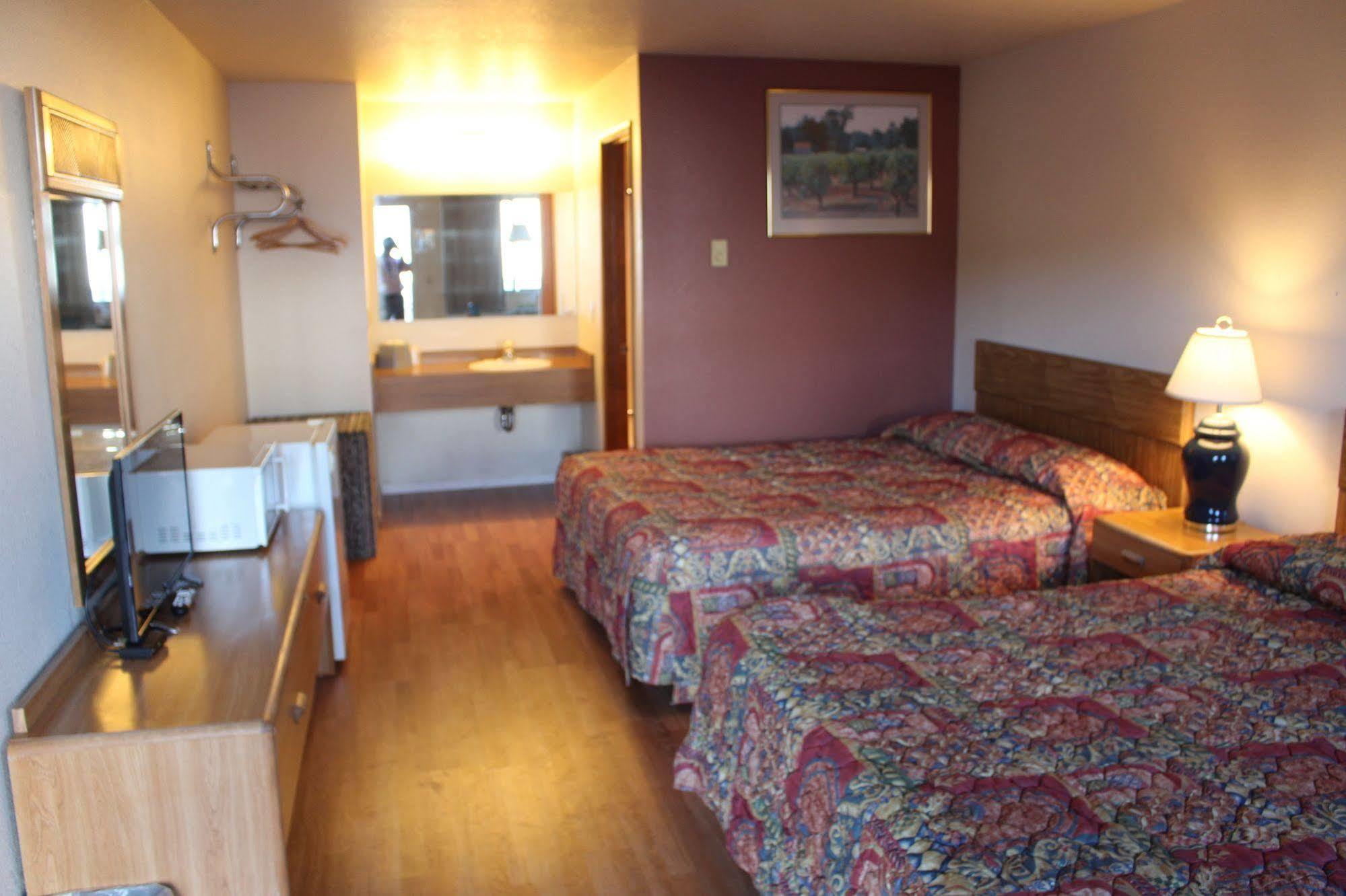 Silver Sands Motel Флорънс Екстериор снимка