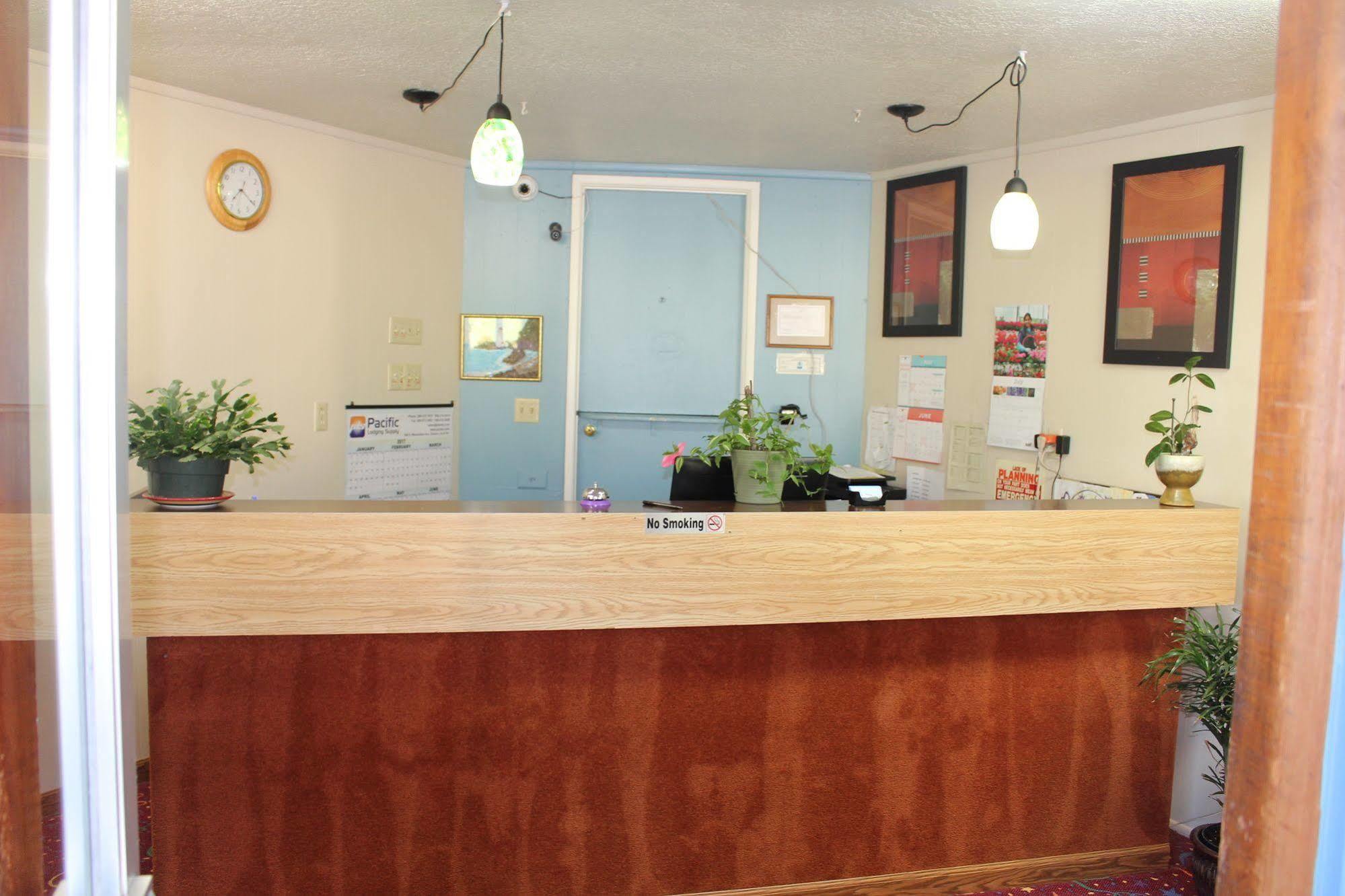 Silver Sands Motel Флорънс Екстериор снимка
